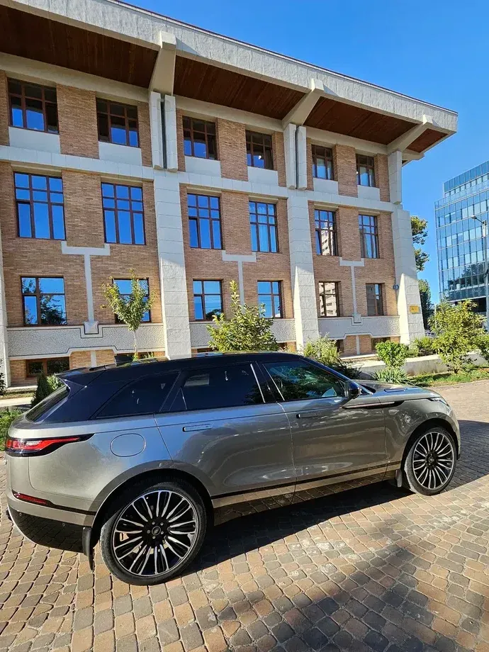 Land Rover Range Rover Velar 3.0 First Edition — imagine 5