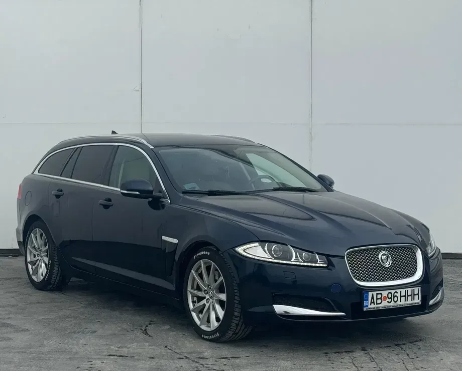 Jaguar XF 2.2D — imagine 2
