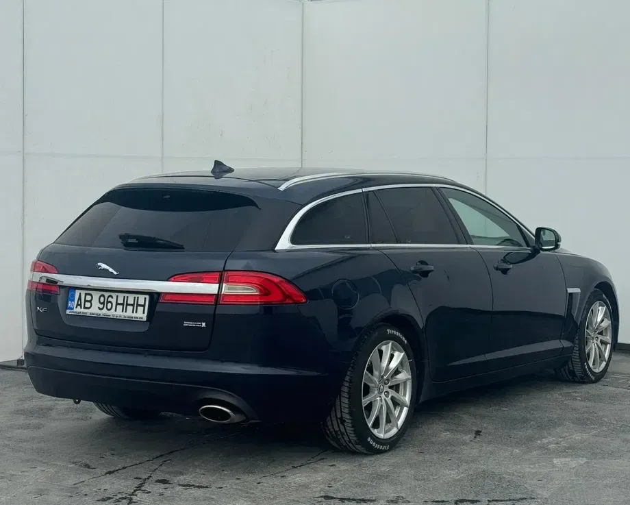 Jaguar XF 2.2D — imagine 4