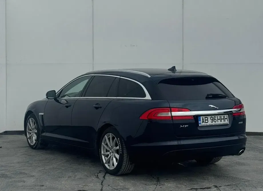 Jaguar XF 2.2D — imagine 5