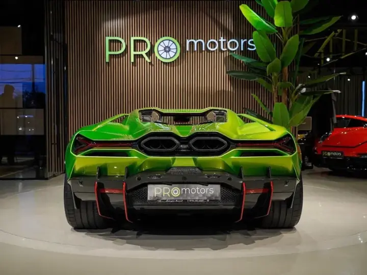 Lamborghini Revuelto