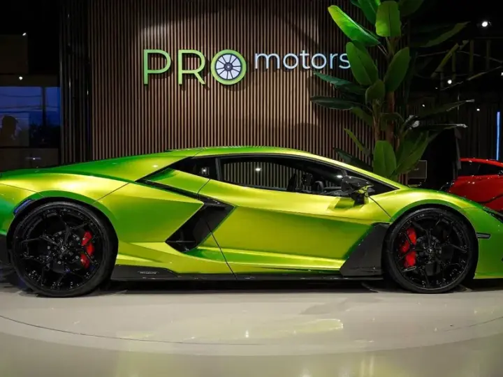 Lamborghini Revuelto