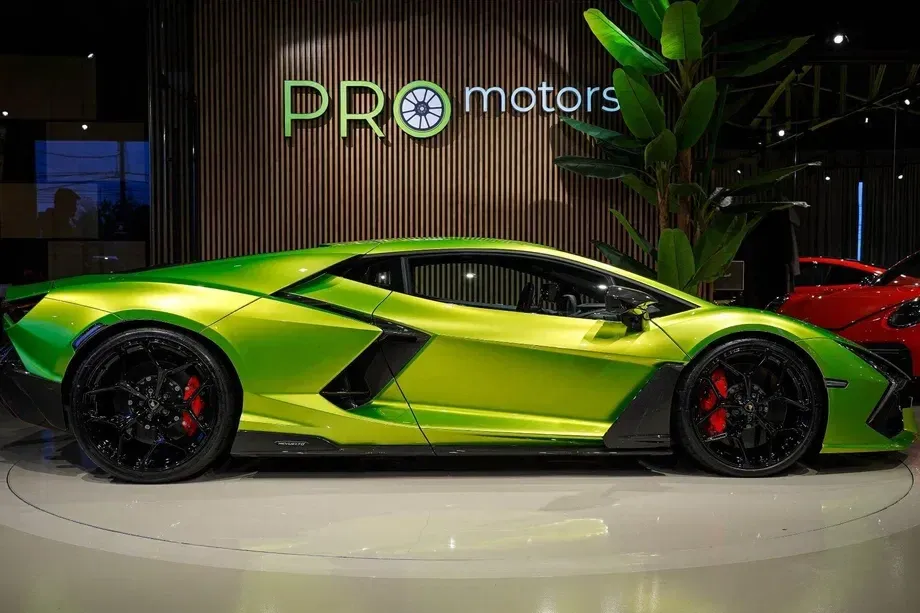 Lamborghini Revuelto — imagine 4