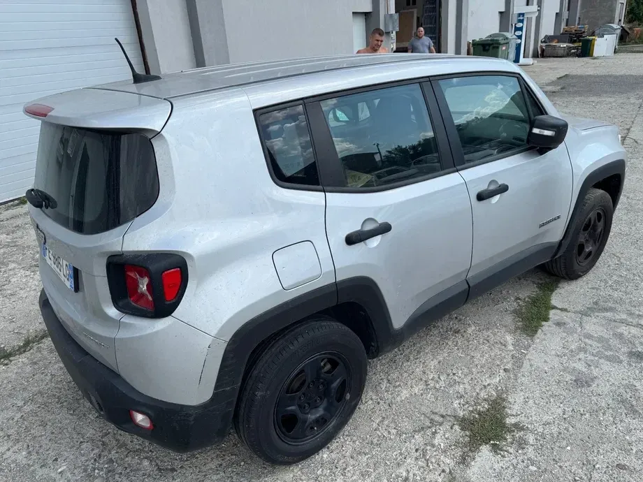 Jeep Renegade 1.0 Turbo 4x2 M6 Longitude — imagine 4