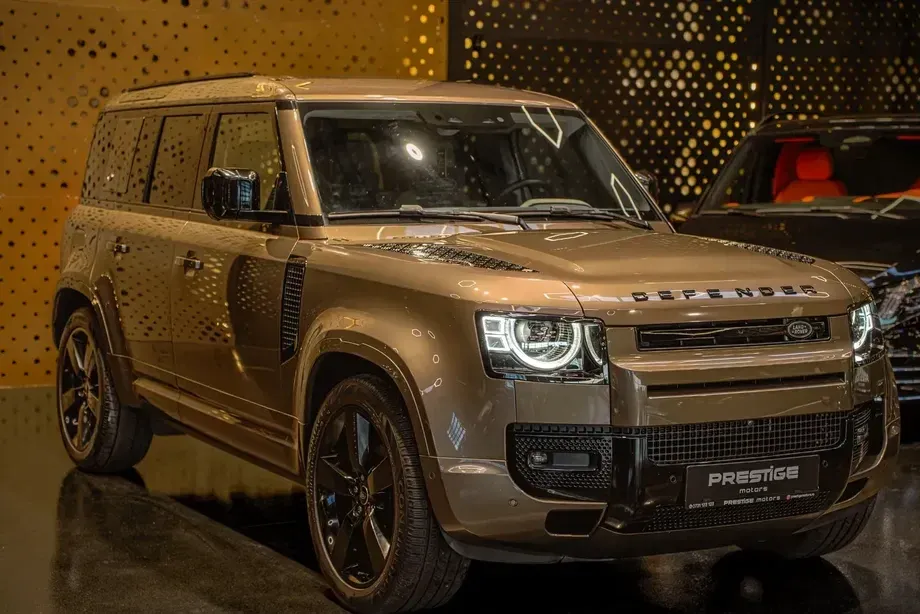 Land Rover Defender 90 3.0D 250 MHEV Hard Top X-Dynamic SE — imagine 3