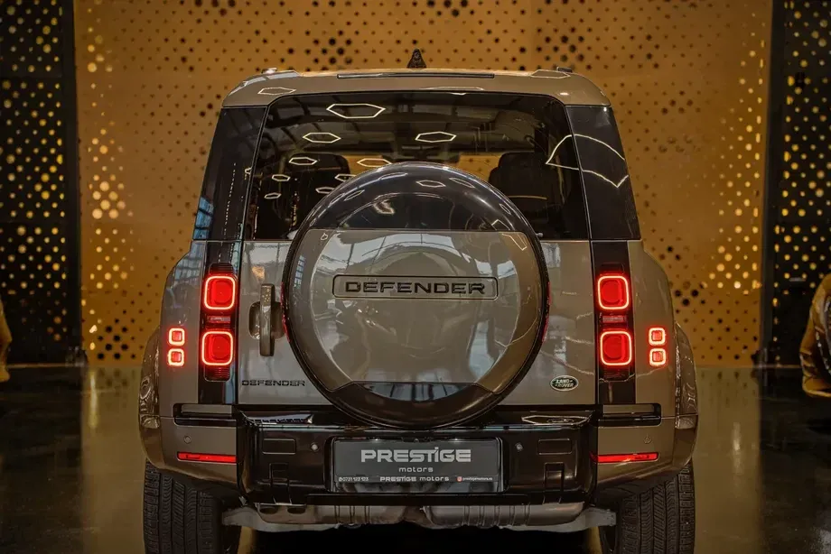 Land Rover Defender 90 3.0D 250 MHEV Hard Top X-Dynamic SE — imagine 5