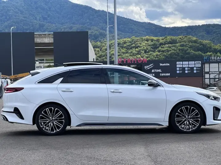 Kia Pro Ceed 1.6 DSL MHEV 7DCT HP GT Line