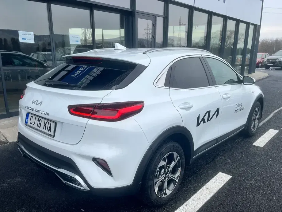 Kia XCeed 1.0 T-GDI MHEV 7DCT City — imagine 3