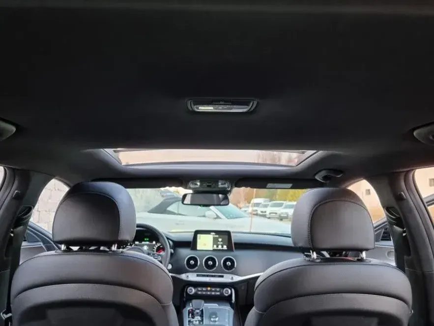 Kia Stinger 2.2 CRDI AWD GT Line — imagine 6
