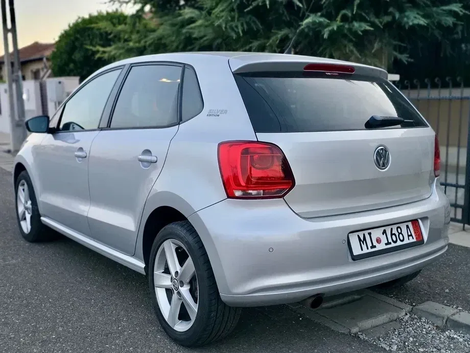 Volkswagen Polo 1.6 TDI DSG Black/Silver Edition — imagine 3