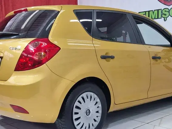 Kia Cee`d 1.6 CRDi 90 Vision
