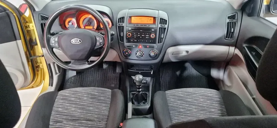 Kia Cee`d 1.6 CRDi 90 Vision — imagine 6