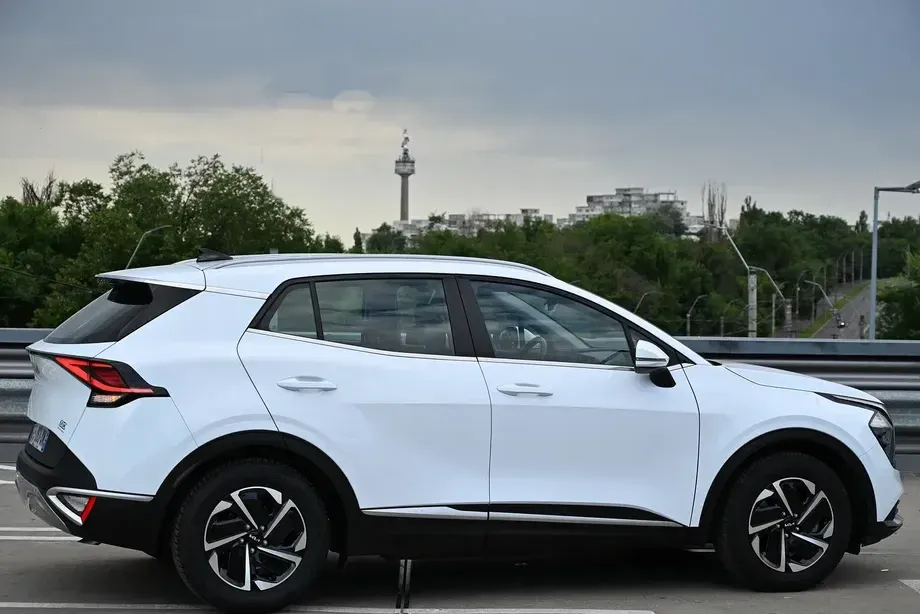 Kia Sportage 1.6 DSL MHEV 7DCT HP 4x2 Classic — imagine 3