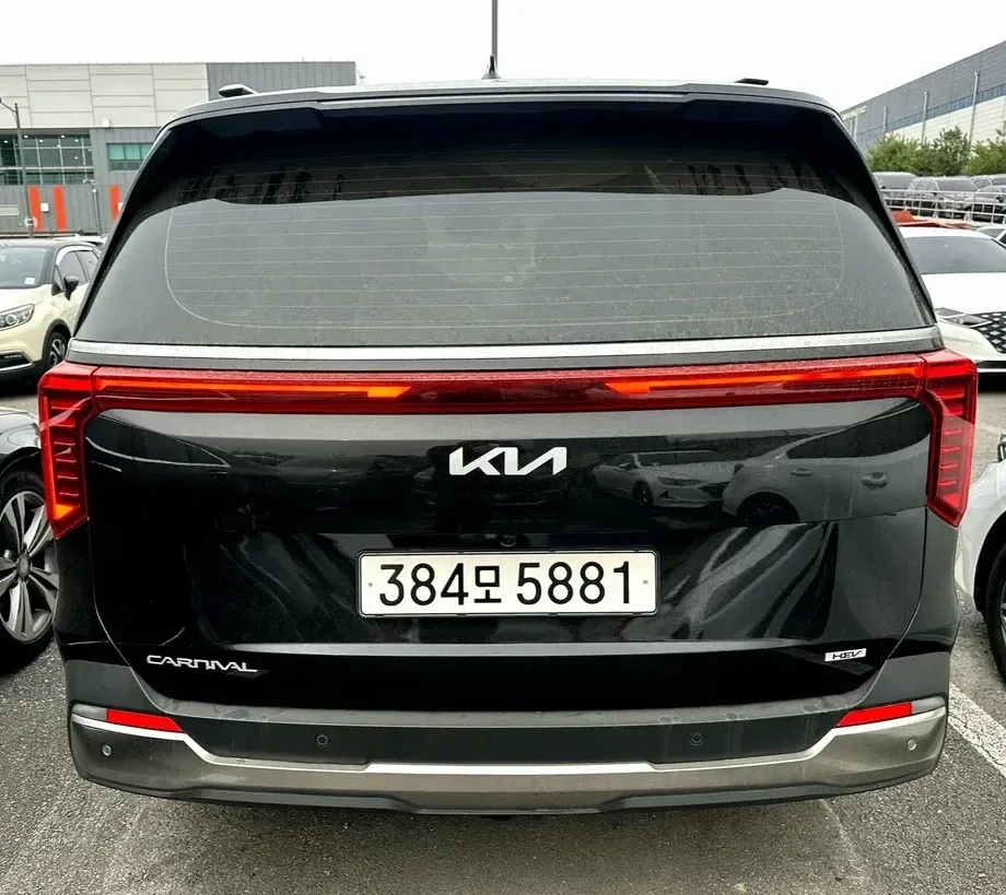 Kia Carnival — imagine 5