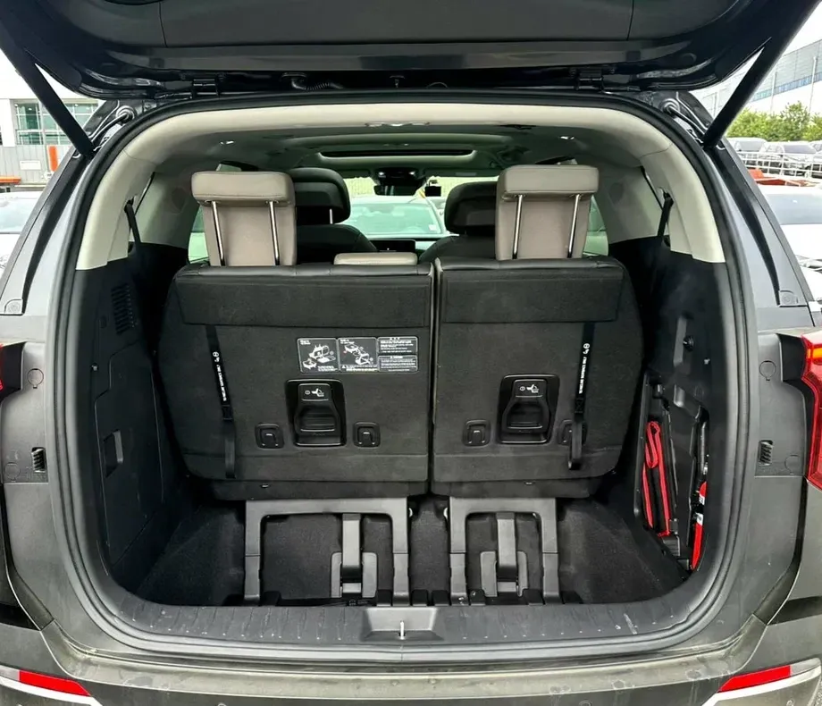 Kia Carnival — imagine 4