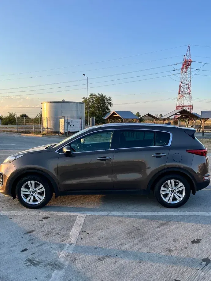 Kia Sportage IV 2,0 CRDI AWD Aut. Spirit — imagine 4