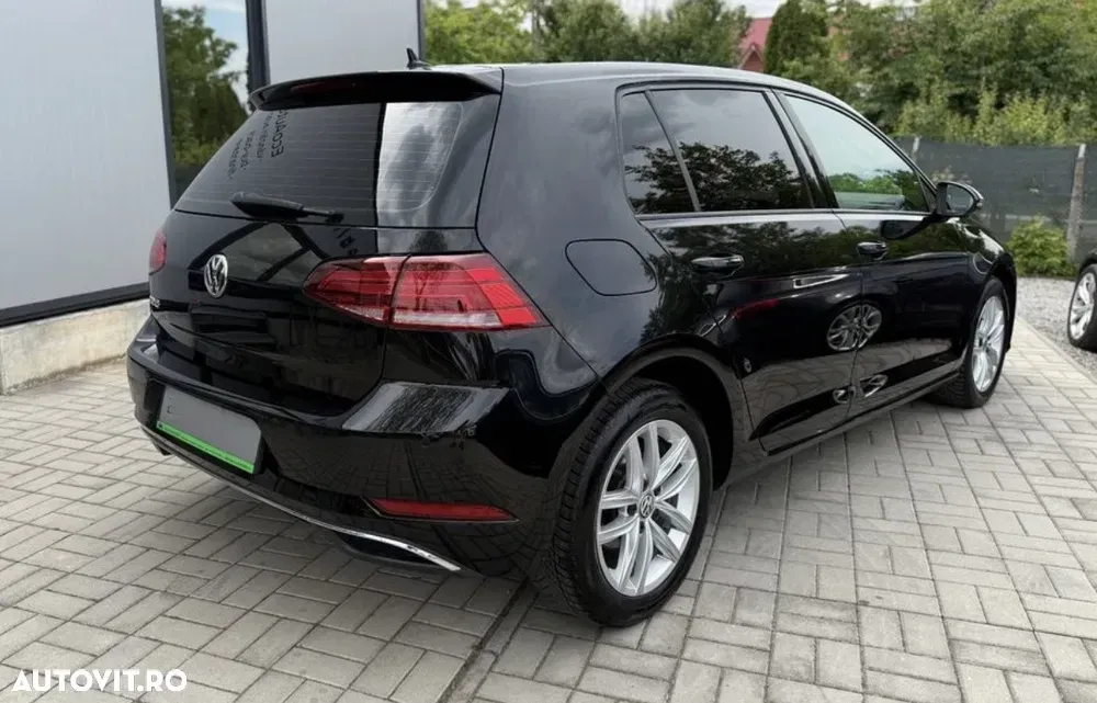 Volkswagen Golf — imagine 3