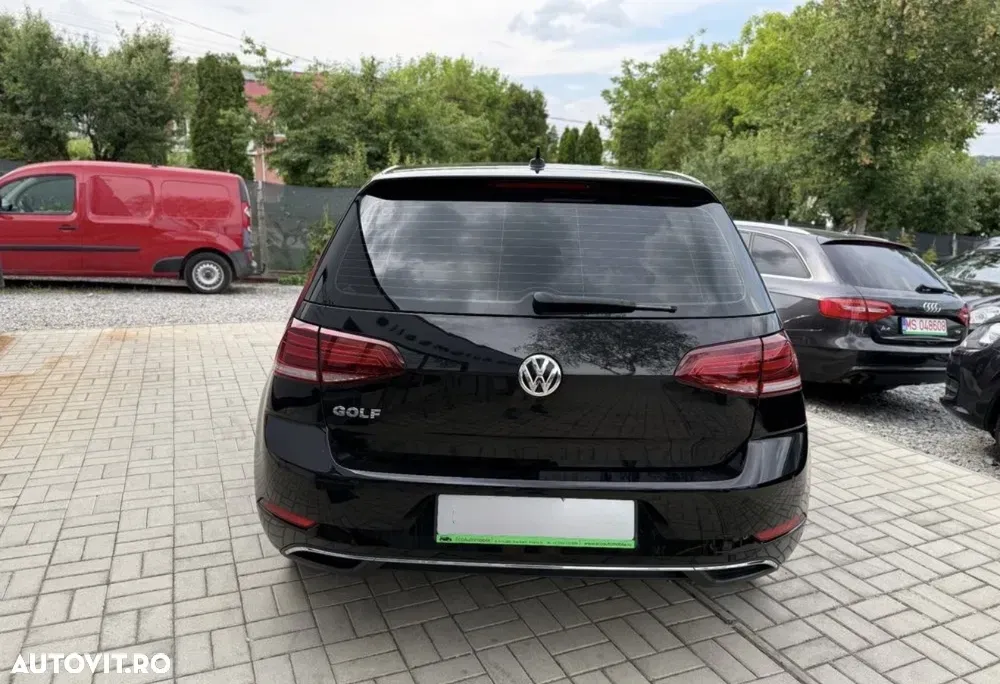 Volkswagen Golf — imagine 4