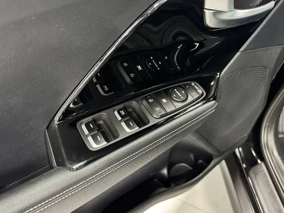 Kia Niro e-Niro 100 kW Vision — imagine 5