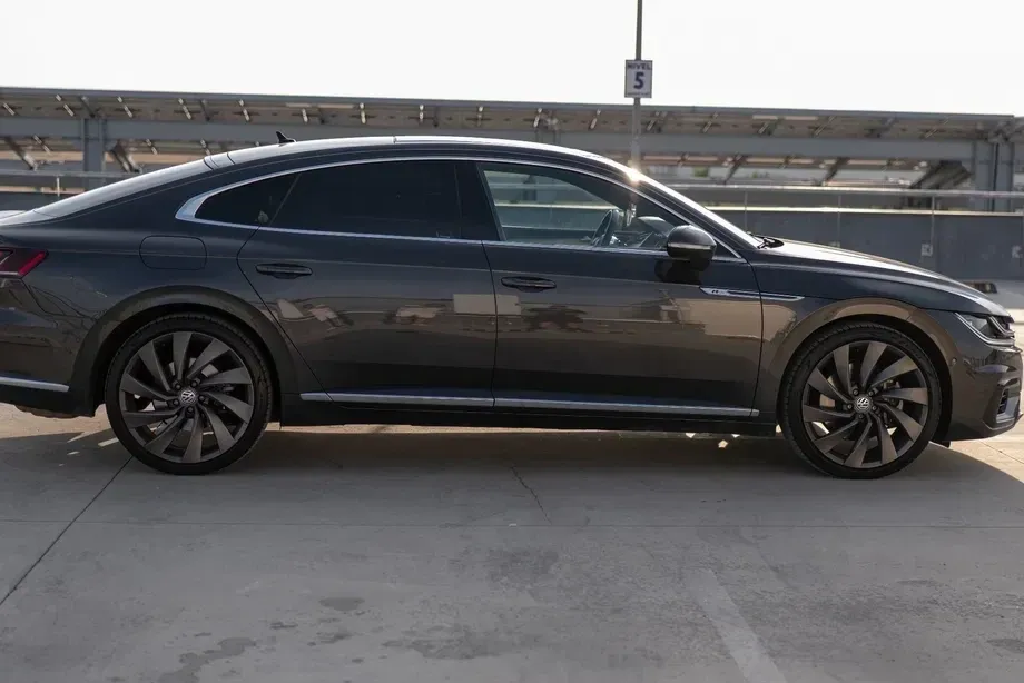 Volkswagen Arteon 2.0 TSI DSG 4Motion R-Line — imagine 4