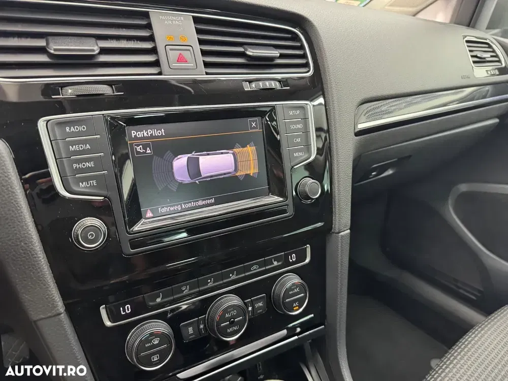 Volkswagen Golf 2.0 TDI Highline — imagine 6