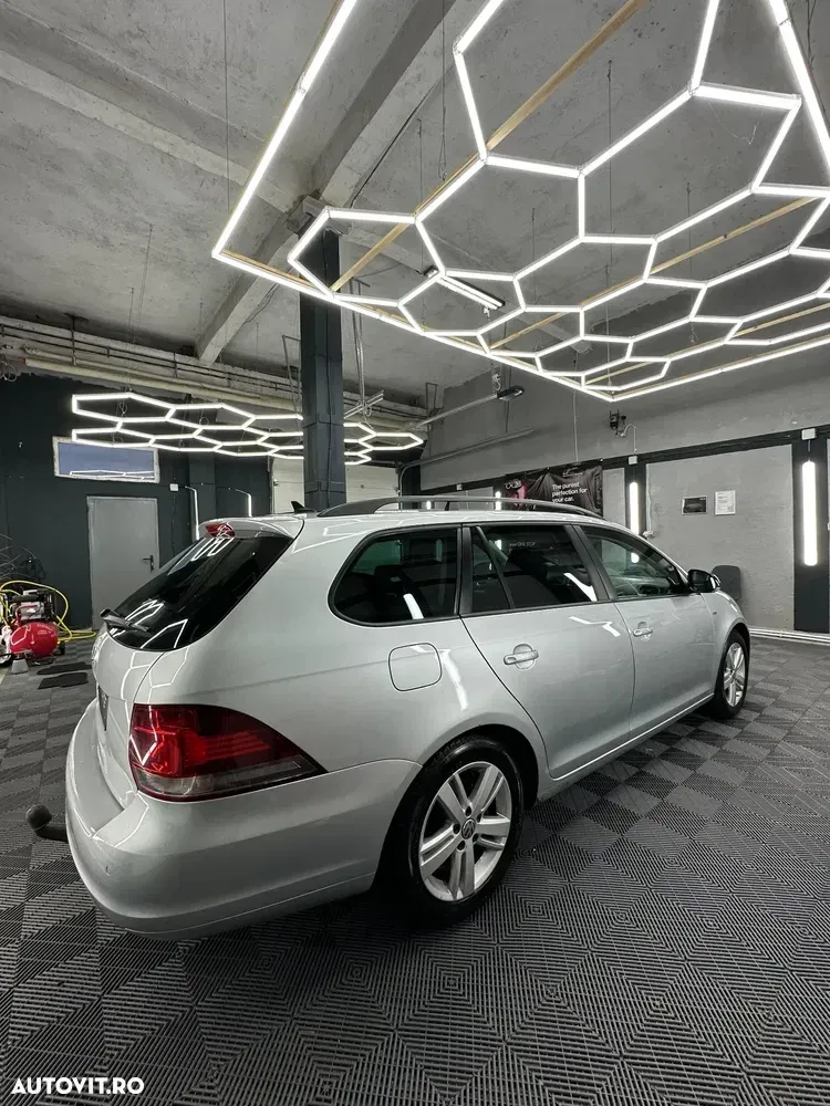 Volkswagen Golf 1.6 TDI DPF Highline — imagine 4