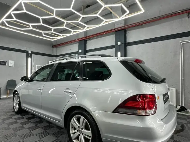 Volkswagen Golf 1.6 TDI DPF Highline