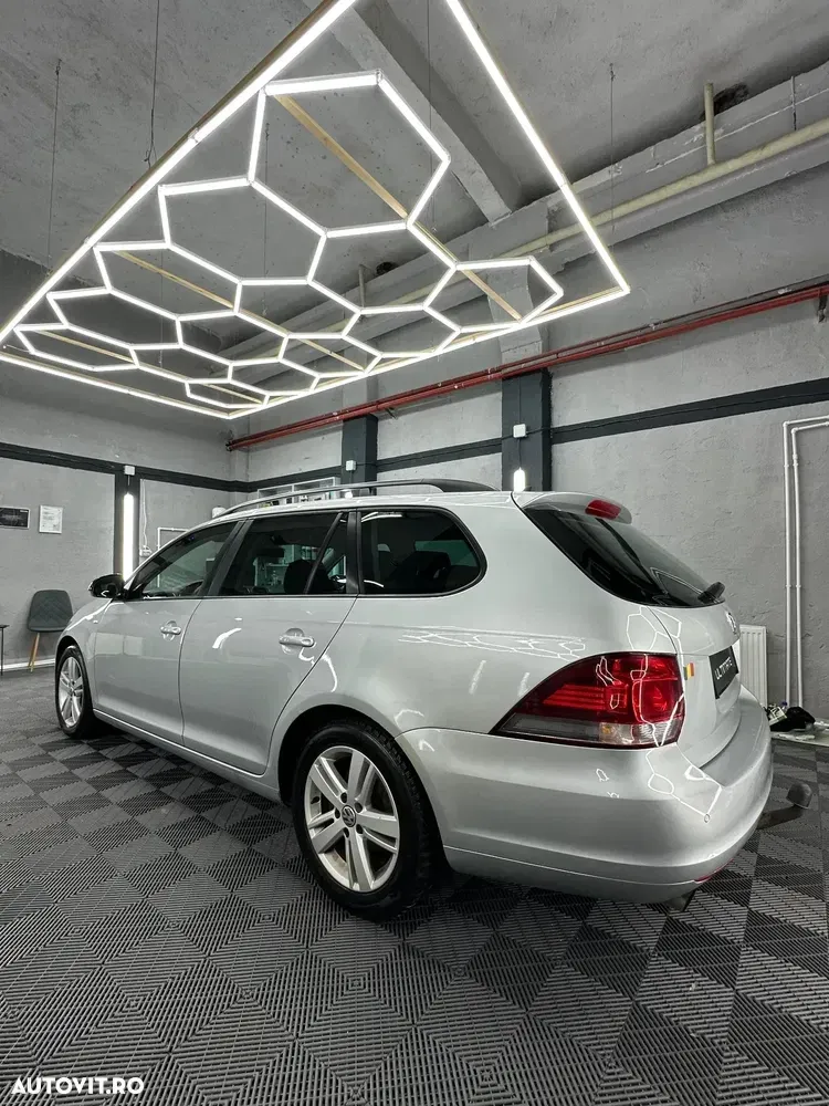 Volkswagen Golf 1.6 TDI DPF Highline — imagine 6