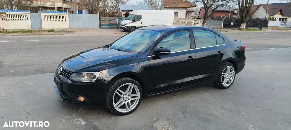 Volkswagen Jetta 1.6 TDI Blue Motion Technology Life — imagine 2