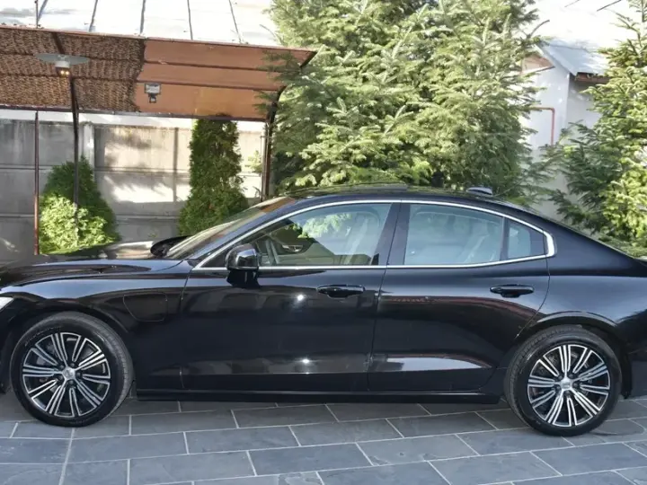 Volvo S60 III T8 eAWD Inscription