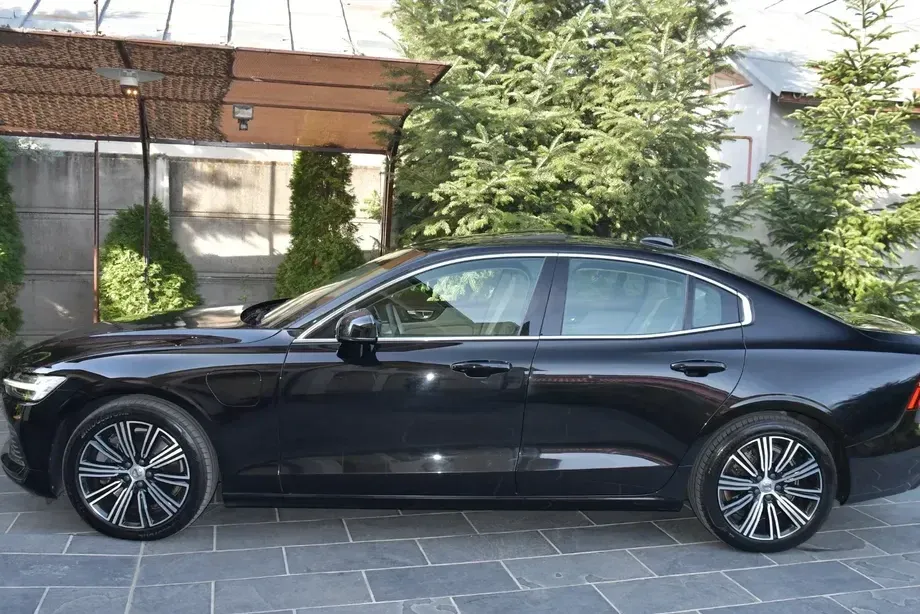 Volvo S60 III T8 eAWD Inscription — imagine 4