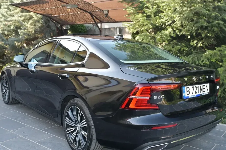 Volvo S60 III T8 eAWD Inscription — imagine 2