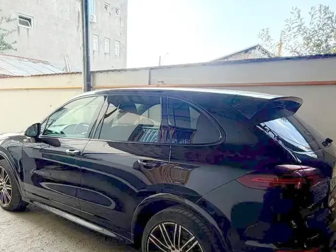 Porsche Cayenne Platinum Edition