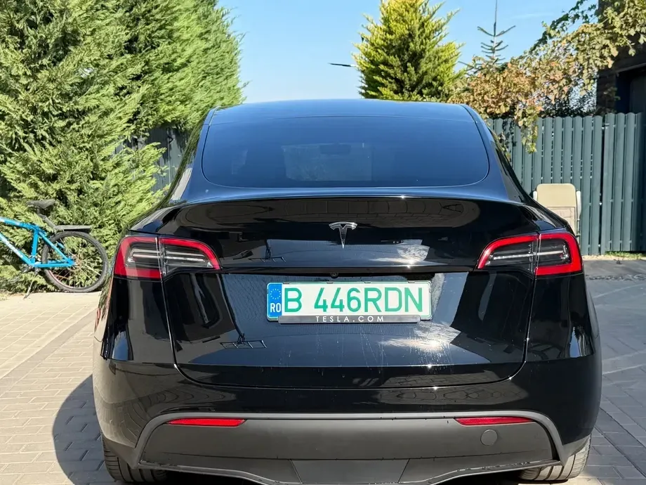 Tesla Model Y — imagine 6
