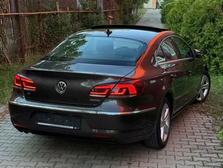 Volkswagen Passat B7 2.0 TDI BlueMotion Tehnology DSG Highline