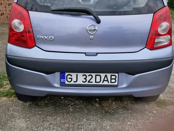 Nissan Pixo