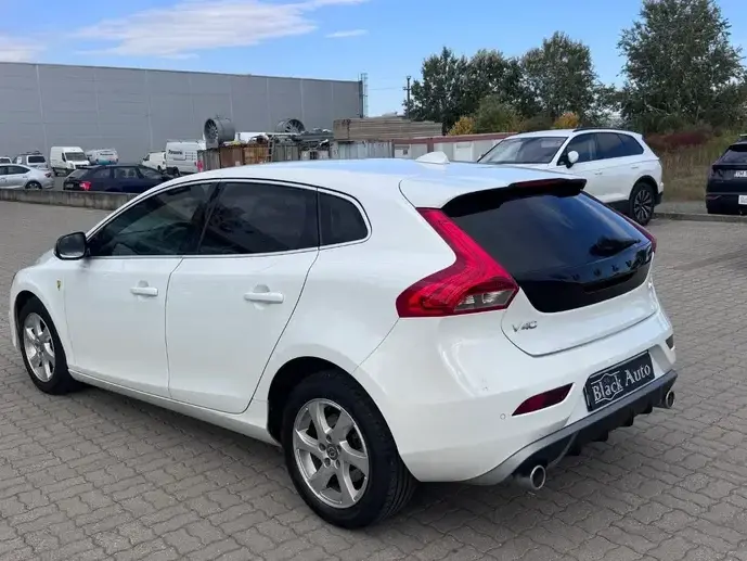 Volvo V40 II D4 RDesign