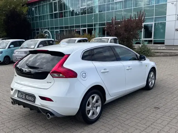 Volvo V40 II D4 RDesign
