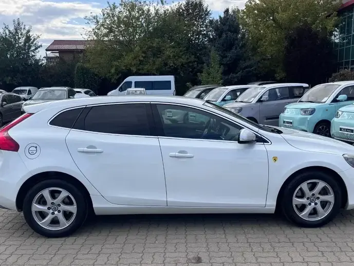 Volvo V40 II D4 RDesign