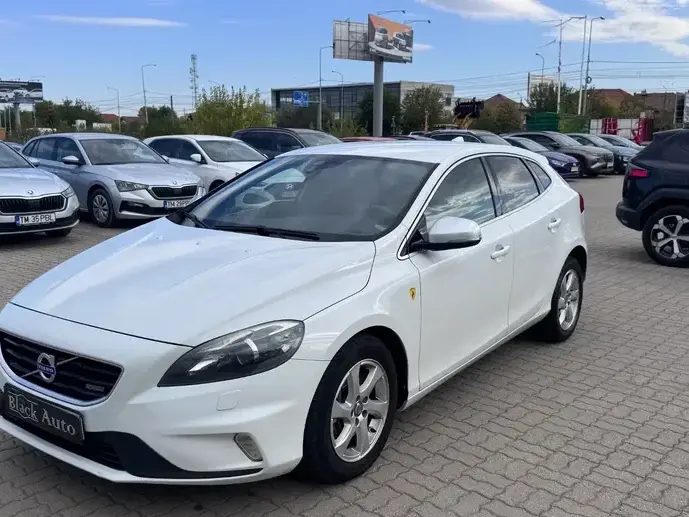 Volvo V40 II D4 RDesign