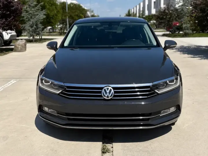 Volkswagen Passat B8 2.0 TDI DSG Highline