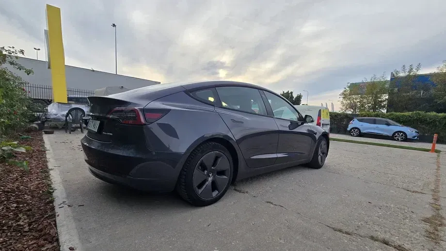 Tesla Model 3 Performance — imagine 6