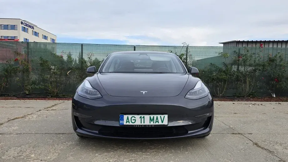 Tesla Model 3 Performance — imagine 3