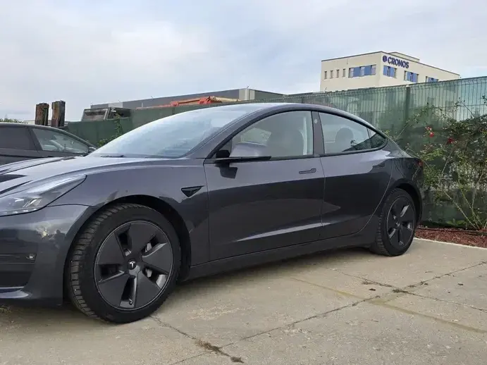 Tesla Model 3 Performance