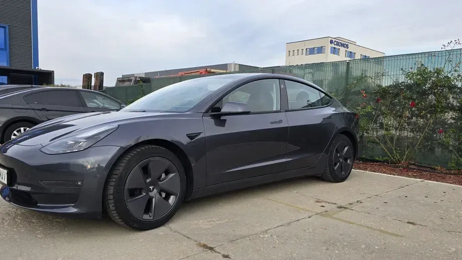 Tesla Model 3 Performance — imagine 2