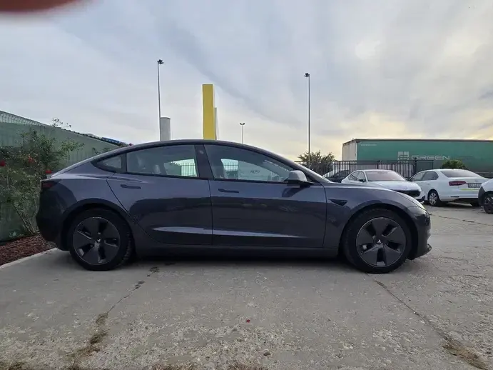 Tesla Model 3 Performance