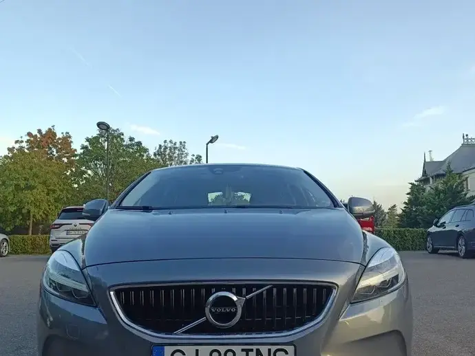 Volvo V40 II