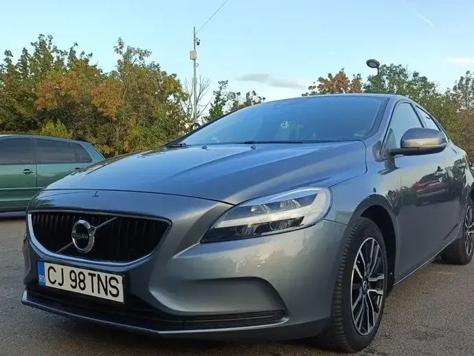 Volvo V40 II