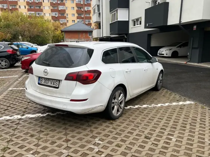 Opel Astra J