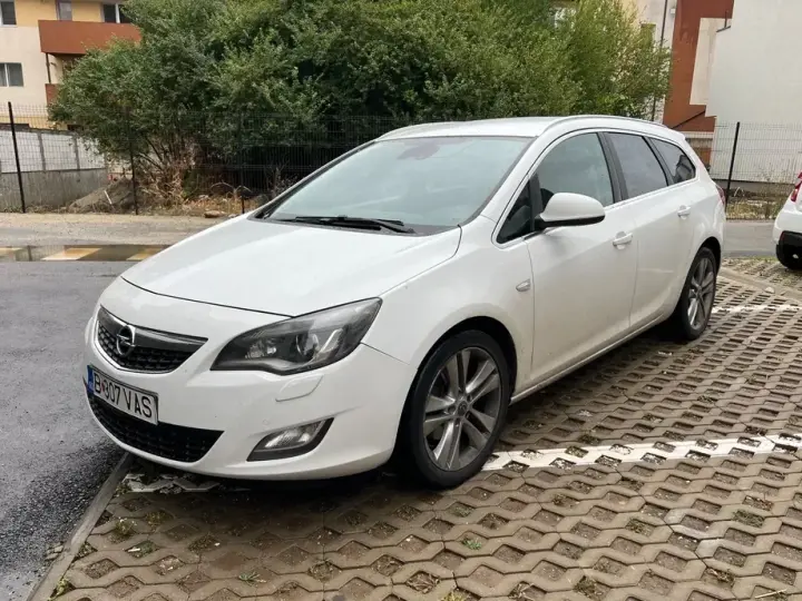 Opel Astra J